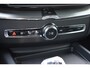 Volvo XC60 T6 350PK Plug-in hybrid AWD Plus Black Edition / Adaptive Cruise control / Elektrische stoelen met geheugen / Stuurverwarming / Stoelverwarming v+a / 360 Camera / Harman Kardon / Semi-elektrisch inklapbare trekhaak