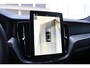 Volvo XC60 T6 350PK Plug-in hybrid AWD Plus Black Edition / Adaptive Cruise control / Elektrische stoelen met geheugen / Stuurverwarming / Stoelverwarming v+a / 360 Camera / Harman Kardon / Semi-elektrisch inklapbare trekhaak