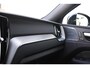 Volvo XC60 T6 350PK Plug-in hybrid AWD Plus Black Edition / Adaptive Cruise control / Elektrische stoelen met geheugen / Stuurverwarming / Stoelverwarming v+a / 360 Camera / Harman Kardon / Semi-elektrisch inklapbare trekhaak