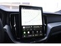 Volvo XC60 T6 350PK Plug-in hybrid AWD Plus Black Edition / Adaptive Cruise control / Elektrische stoelen met geheugen / Stuurverwarming / Stoelverwarming v+a / 360 Camera / Harman Kardon / Semi-elektrisch inklapbare trekhaak