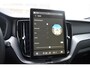 Volvo XC60 T6 350PK Plug-in hybrid AWD Plus Black Edition / Adaptive Cruise control / Elektrische stoelen met geheugen / Stuurverwarming / Stoelverwarming v+a / 360 Camera / Harman Kardon / Semi-elektrisch inklapbare trekhaak