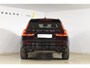 Volvo XC60 T6 350PK Plug-in hybrid AWD Plus Black Edition / Adaptive Cruise control / Elektrische stoelen met geheugen / Stuurverwarming / Stoelverwarming v+a / 360 Camera / Harman Kardon / Semi-elektrisch inklapbare trekhaak