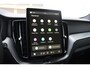 Volvo XC60 T6 350PK Plug-in hybrid AWD Plus Black Edition / Adaptive Cruise control / Elektrische stoelen met geheugen / Stuurverwarming / Stoelverwarming v+a / 360 Camera / Harman Kardon / Semi-elektrisch inklapbare trekhaak