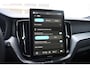 Volvo XC60 T6 350PK Plug-in hybrid AWD Plus Black Edition / Adaptive Cruise control / Elektrische stoelen met geheugen / Stuurverwarming / Stoelverwarming v+a / 360 Camera / Harman Kardon / Semi-elektrisch inklapbare trekhaak