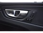 Volvo XC60 T6 350PK Automaat Plug-in Hybrid AWD Plus Dark / Navigatie / 360 Camera / Adaptieve Cruise Control / Stuur & Stoelverwarming / Elektr. Achterklep / Schuifdak / Trekhaak