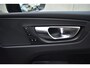 Volvo XC60 T6 350PK Automaat Plug-in Hybrid AWD Plus Dark / Navigatie / 360 Camera / Adaptieve Cruise Control / Stuur & Stoelverwarming / Elektr. Achterklep / Schuifdak / Trekhaak