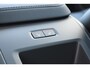 Volvo XC60 T6 350PK Plug-in hybrid AWD Ultra Black Edition / Navigatie / Adaptieve Cruisecontrol / Head Up-Display / Panorama dak / Elektrische stoelen met geheugen / Stuurverwarming / Stoelverwarming v+a / 360 Camera /