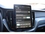 Volvo XC60 T6 350PK Plug-in hybrid AWD Ultra Black Edition / Navigatie / Adaptieve Cruisecontrol / Head Up-Display / Panorama dak / Elektrische stoelen met geheugen / Stuurverwarming / Stoelverwarming v+a / 360 Camera /