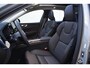 Volvo XC60 T6 350PK Automaat Plug-in Hybrid AWD Plus Dark / Navigatie / Adaptieve Cruisecontrol / Head Up-Display / Panorama dak / Leder / Elektrische stoelen / 360 Camera / Trekhaak /