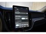 Volvo XC60 T6 350PK Automaat Plug-in Hybrid AWD Plus Dark / Navigatie / Adaptieve Cruisecontrol / Head Up-Display / Panorama dak / Leder / Elektrische stoelen / 360 Camera / Trekhaak /