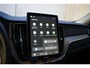 Volvo XC60 T6 350PK Automaat Plug-in Hybrid AWD Plus Dark / Navigatie / Adaptieve Cruisecontrol / Head Up-Display / Panorama dak / Leder / Elektrische stoelen / 360 Camera / Trekhaak /