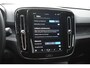 Volvo EX40 252PK Single Motor Extended Range Plus 82 kWh Navigatie / Camera / Adaptive Cruise control / Stuur & Stoelverwarming / Trekhaak / Elektr. achterklep / 19" LM Velgen