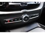 Volvo XC60 T6 350PK Automaat Plug-in Hybrid AWD Plus Dark / Adaptive Cruise control / Stoelverwarming v+a / Stuurverwarming / Elektr. achterklep / 360 Camera / Schuifdak / Trekhaak