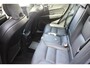 Volvo XC60 T6 350PK Automaat Plug-in Hybrid AWD Plus Dark / Adaptive Cruise control / Stoelverwarming v+a / Stuurverwarming / Elektr. achterklep / 360 Camera / Schuifdak / Trekhaak