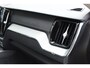 Volvo XC60 T6 350PK Automaat Plug-in Hybrid AWD Ultra Dark / Navigatie / Adaptieve Cruise control / Head Up-Display / Panorama dak / Leder / Elektrische stoelen / 360 Camera / Trekhaak / 20" Velgen