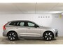 Volvo XC60 T6 350PK Automaat Plug-in Hybrid AWD Ultra Dark / Navigatie / Adaptieve Cruise control / Head Up-Display / Panorama dak / Leder / Elektrische stoelen / 360 Camera / Trekhaak / 20" Velgen