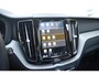 Volvo XC60 T6 350PK Automaat Plug-in Hybrid AWD Plus Dark / Navigatie / 360 Camera / Adaptieve Cruise Control / Stuur & Stoelverwarming / Stoelverwarming achter / Elektr. Achterklep / Schuifdak / Trekhaak