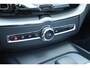 Volvo XC60 T6 350PK Automaat Plug-in Hybrid AWD Plus Dark / Navigatie / 360 Camera / Adaptieve Cruise Control / Stuur & Stoelverwarming / Stoelverwarming achter / Elektr. Achterklep / Schuifdak / Trekhaak