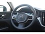 Volvo XC60 T6 350PK Automaat Plug-in Hybrid AWD Plus Dark / Navigatie / 360 Camera / Adaptieve Cruise Control / Stuur & Stoelverwarming / Stoelverwarming achter / Elektr. Achterklep / Schuifdak / Trekhaak