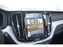 Volvo XC60 T6 350PK Automaat Plug-in Hybrid AWD Plus Dark / Navigatie / 360 Camera / Adaptieve Cruise Control / Stuur & Stoelverwarming / Stoelverwarming achter / Elektr. Achterklep / Schuifdak / Trekhaak