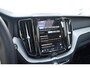 Volvo XC60 T6 350PK Automaat Plug-in Hybrid AWD Plus Dark / Navigatie / 360 Camera / Adaptieve Cruise Control / Stuur & Stoelverwarming / Stoelverwarming achter / Elektr. Achterklep / Schuifdak / Trekhaak