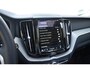 Volvo XC60 T6 350PK Automaat Plug-in Hybrid AWD Plus Dark / Navigatie / 360 Camera / Adaptieve Cruise Control / Stuur & Stoelverwarming / Stoelverwarming achter / Elektr. Achterklep / Schuifdak / Trekhaak