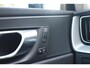 Volvo XC60 T6 350PK Automaat Plug-in Hybrid AWD Plus Dark / Navigatie / 360 Camera / Adaptieve Cruise Control / Stuur & Stoelverwarming / Stoelverwarming achter / Elektr. Achterklep / Schuifdak / Trekhaak