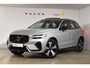 Volvo XC60 T6 350PK Automaat Plug-in Hybrid AWD Plus Dark / Navigatie / 360 Camera / Adaptieve Cruise Control / Stuur & Stoelverwarming / Stoelverwarming achter / Elektr. Achterklep / Schuifdak / Trekhaak