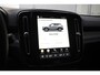 Volvo EX40 Single Motor Extended Range Plus 82 kWh / Lounge Pakket / Extra getint glas / 360 Camera / 20'' velgen / Panoramadak / Zwart dak / Harman Kardon / Microtech/Nubuck