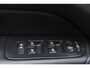 Volvo XC60 T6 350PK Automaat Plug-in Hybrid AWD Plus Dark / Navigatie / 360 Camera / Adaptieve Cruise Control / Stuur & Stoelverwarming / Elektr. Achterklep / Schuifdak / LM Velgen / Trekhaak