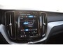 Volvo XC60 T6 350PK Automaat Plug-in Hybrid AWD Plus Dark / Navigatie / 360 Camera / Adaptieve Cruise Control / Stuur & Stoelverwarming / Elektr. Achterklep / Schuifdak / LM Velgen / Trekhaak