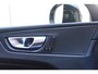 Volvo XC60 T6 350PK Automaat Plug-in Hybrid AWD Plus Dark / Navigatie / 360 Camera / Adaptieve Cruise Control / Stuur & Stoelverwarming / Elektr. Achterklep / Schuifdak / LM Velgen / Trekhaak