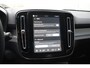 Volvo EX40 252PK Single Motor Extended Range 82 kWh Plus / Lounge pakket / Extra getint glas / Panoramadak / 360 camera / 20''velgen / zwart dak