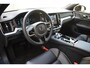 Volvo V60 T6 350PK Automaat Plug-in hybrid AWD Plus Dark / Navigatie / Adaptive Cruise control / 360 Camera / Harman Kardon / Stuur & Stoelverwarming / LM Velgen / Trekhaak