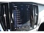 Volvo V60 T6 350PK Automaat Plug-in hybrid AWD Plus Dark / Navigatie / Adaptive Cruise control / 360 Camera / Harman Kardon / Stuur & Stoelverwarming / LM Velgen / Trekhaak