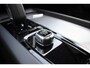 Volvo XC60 T6 350PK Automaat Plug-in Hybrid AWD Ultimate Dark / Luchtvering / Bowers & Wilkins / 360 Camera / Adaptieve Cruise Control / Stuur & Stoelverwarming / Elektr. Achterklep / Schuifdak / Trekhaak