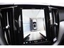 Volvo XC60 T6 350PK Automaat Plug-in Hybrid AWD Ultimate Dark / Luchtvering / Bowers & Wilkins / 360 Camera / Adaptieve Cruise Control / Stuur & Stoelverwarming / Elektr. Achterklep / Schuifdak / Trekhaak
