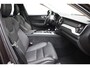 Volvo XC60 T6 350PK Automaat Plug-in Hybrid AWD Ultimate Dark / Luchtvering / Bowers & Wilkins / 360 Camera / Adaptieve Cruise Control / Stuur & Stoelverwarming / Elektr. Achterklep / Schuifdak / Trekhaak