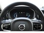 Volvo XC60 T6 350PK Automaat Plug-in Hybrid AWD Ultimate Dark / Luchtvering / Bowers & Wilkins / 360 Camera / Adaptieve Cruise Control / Stuur & Stoelverwarming / Elektr. Achterklep / Schuifdak / Trekhaak