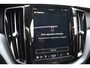 Volvo XC60 T6 350PK Automaat Plug-in Hybrid AWD Ultimate Dark / Luchtvering / Bowers & Wilkins / 360 Camera / Adaptieve Cruise Control / Stuur & Stoelverwarming / Elektr. Achterklep / Schuifdak / Trekhaak