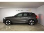 Volvo XC60 T6 350PK Automaat Plug-in Hybrid AWD Ultimate Dark / Luchtvering / Bowers & Wilkins / 360 Camera / Adaptieve Cruise Control / Stuur & Stoelverwarming / Elektr. Achterklep / Schuifdak / Trekhaak