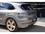 Porsche Cayenne 3.0 E-Hybrid Black Edition / Sportdesign Pakket / Sportuilaat