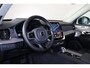 Volvo XC90 T8 Recharge AWD Ultra Bright - Luchtvering - Panorama/schuifdak - IntelliSafe Assist & Surround - 360º Camera - Bowers & Wilkins audio - Adaptieve LED koplampen - Verwarmde voorstoelen, stuur & achterbank - Parkeersensoren voor & achter - Elektr. bedienb. voorstoelen met geheugen - Geventileerde voorstoelen - Head up display - Draadloze tel. lader - Extra getint glas - 21' LMV