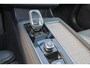 Volvo XC90 T8 Recharge AWD Ultra Bright - Luchtvering - Panorama/schuifdak - IntelliSafe Assist & Surround - 360º Camera - Bowers & Wilkins audio - Adaptieve LED koplampen - Verwarmde voorstoelen, stuur & achterbank - Parkeersensoren voor & achter - Elektr. bedienb. voorstoelen met geheugen - Geventileerde voorstoelen - Head up display - Draadloze tel. lader - Extra getint glas - 21' LMV