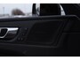 Volvo XC60 T8 455PK Automaat AWD Plus Dark / Adaptieve koplampen / Luchtvering /Adaptieve cruise control / Panoramadak / Apple carplay / Parkeersensoren met 360 camera / Elektrische achterklep / Elektrische stoelen met geheugen / Stoel en stuurwielverwarming