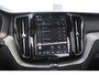 Volvo XC60 T6 350PK Plug-in hybrid AWD Ultra Black Edition / Navigatie / Adaptieve Cruise control / Head Up-Display / Panorama dak / Elektrische stoelen met geheugen / Stuurverwarming / Stoelverwarming v+a / 360 Camera /