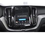 Volvo XC60 T6 350PK Plug-in hybrid AWD Ultra Black Edition / Navigatie / Adaptieve Cruise control / Head Up-Display / Panorama dak / Elektrische stoelen met geheugen / Stuurverwarming / Stoelverwarming v+a / 360 Camera /