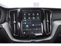 Volvo XC60 T6 350PK Plug-in hybrid AWD Ultra Black Edition / Navigatie / Adaptieve Cruise control / Head Up-Display / Panorama dak / Elektrische stoelen met geheugen / Stuurverwarming / Stoelverwarming v+a / 360 Camera /