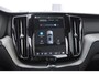 Volvo XC60 T6 350PK Plug-in hybrid AWD Ultra Black Edition / Navigatie / Adaptieve Cruise control / Head Up-Display / Panorama dak / Elektrische stoelen met geheugen / Stuurverwarming / Stoelverwarming v+a / 360 Camera /