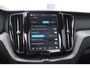 Volvo XC60 T6 350PK Plug-in hybrid AWD Ultra Black Edition / Navigatie / Adaptieve Cruise control / Head Up-Display / Panorama dak / Elektrische stoelen met geheugen / Stuurverwarming / Stoelverwarming v+a / 360 Camera /